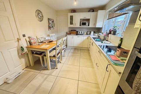4 bedroom detached house for sale, Blackthorn Close, Gainsborough