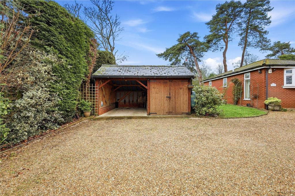 Car Port &amp; Garage