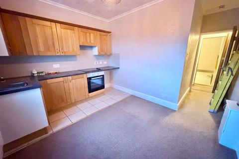 1 bedroom flat to rent, Morgan Avenue, Torquay