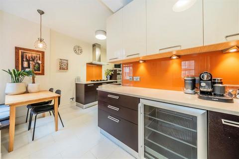 2 bedroom flat for sale, Whiteheads Grove, London SW3