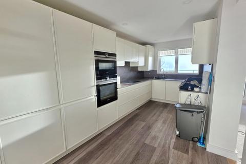 2 bedroom apartment to rent, Lyncombe Crescent, Higher Lincombe Road, Torquay