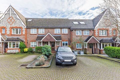 2 bedroom house to rent, Southlands Drive, London SW19
