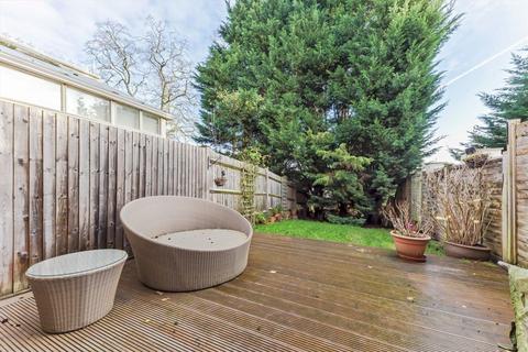 2 bedroom house to rent, Southlands Drive, London SW19