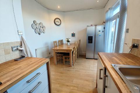 3 bedroom bungalow for sale, Russell Grove, Bristol, BS6 7UE