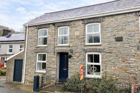 undefined, Cwrtnewydd, Llanybydder, SA40