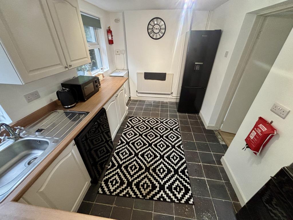 Kitchen (second image)