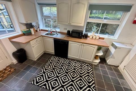 undefined, Cwrtnewydd, Llanybydder, SA40