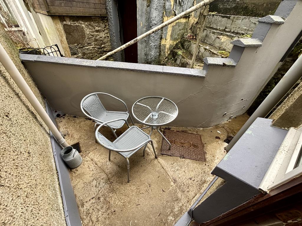 Courtyard garden