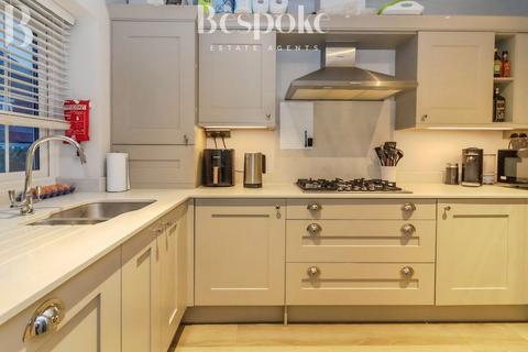 3 bedroom detached house for sale, Lance Way, Reading RG2