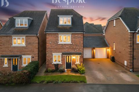 3 bedroom detached house for sale, Lance Way, Reading RG2