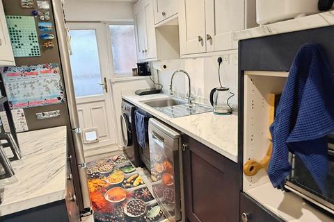 3 bedroom terraced house for sale, Bowhill Grove, Thurnby Lodge, LE5