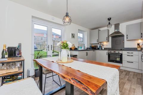 3 bedroom terraced house for sale, Dawlish Close, Greater Manchester SK14