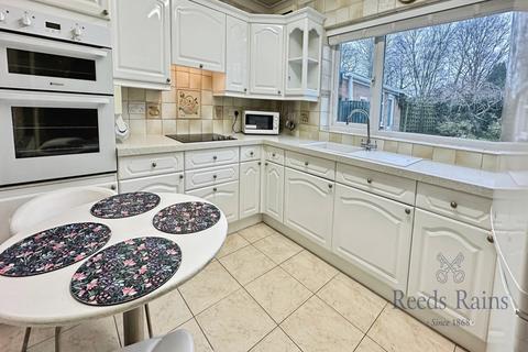 2 bedroom bungalow for sale, Hawthorn Drive, Selby YO8