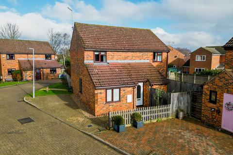 undefined, Nan Aires, Aylesbury HP22