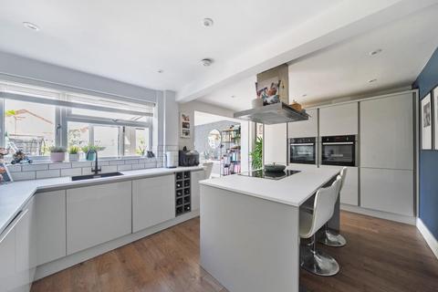 5 bedroom semi-detached house for sale, Windrush Avenue, Bedford