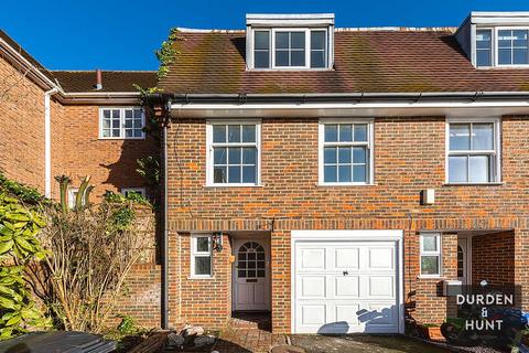 3 bedroom end of terrace house to rent, Wroths Path, Loughton, IG10