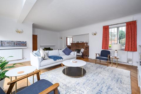 3 bedroom detached house for sale, Park Close, Ashley Park, Walton-on-Thames, KT12