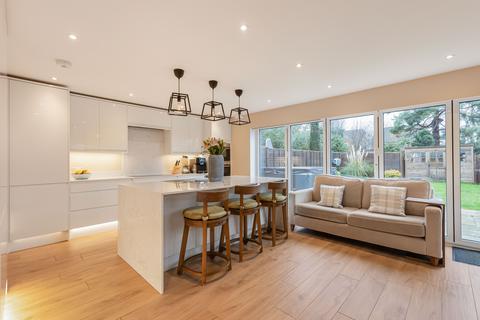 4 bedroom detached house for sale, Carisbrooke Road, St. Albans, Hertfordshire, AL2