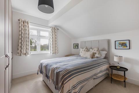 4 bedroom detached house for sale, Carisbrooke Road, St. Albans, Hertfordshire, AL2