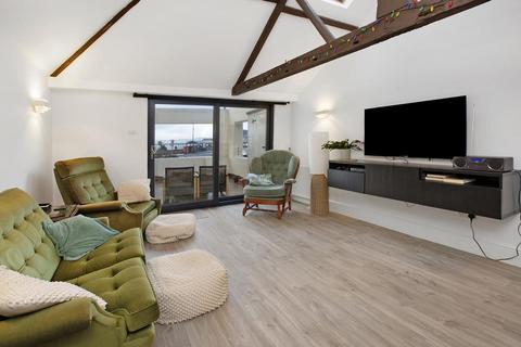 2 bedroom property for sale, Regent Street, Teignmouth, TQ14