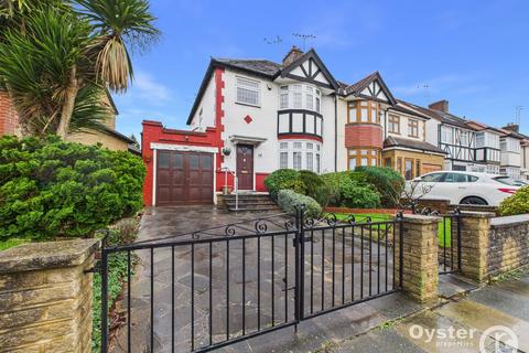 3 bedroom semi-detached house for sale, Ravenscraig Road, London, N11