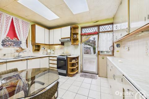3 bedroom semi-detached house for sale, Ravenscraig Road, London, N11