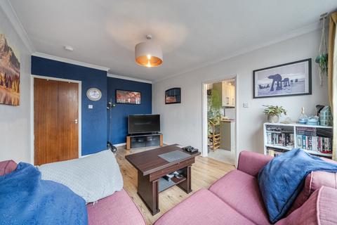 1 bedroom apartment for sale, Streatham Common North, London SW16