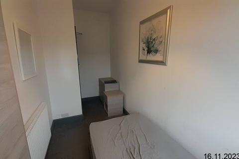 undefined, Castleford, WF10