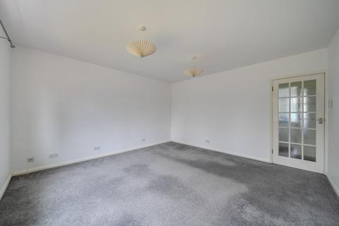 2 bedroom flat for sale, Tupwood Lane, Caterham CR3