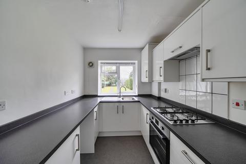 2 bedroom flat for sale, Tupwood Lane, Caterham CR3
