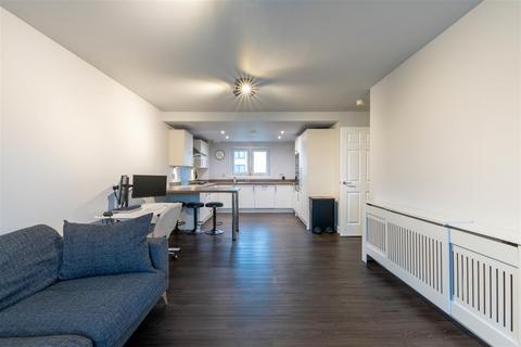 2 bedroom ground floor flat for sale, Croll Gardens, Perth