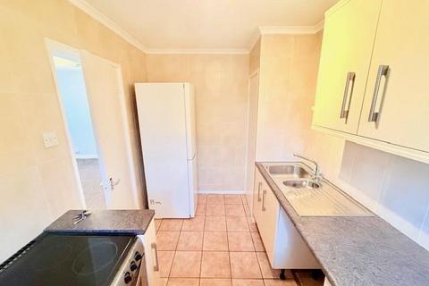 2 bedroom flat to rent, Aldridge Road, Streetly, Sutton Coldfield