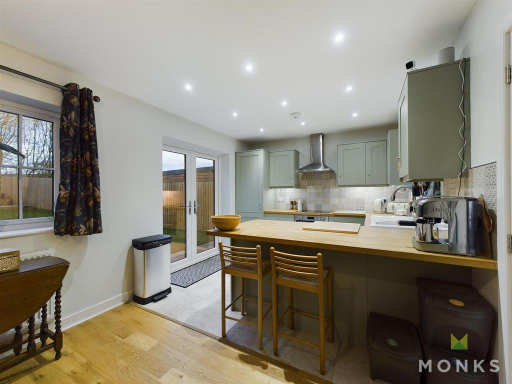 Kitchen 2.jpg