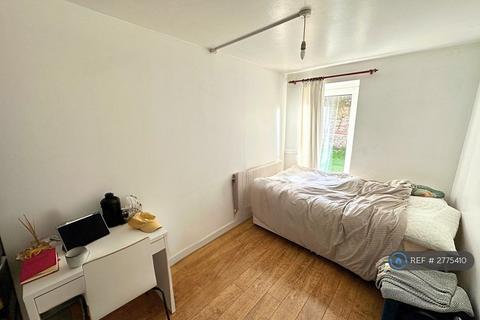 undefined, Dolphin Close, Surbiton, KT6