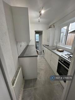 2 bedroom terraced house to rent, Chalkwell Road, Sittingbourne, ME10
