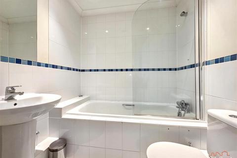 undefined, Leret Way, Leatherhead KT22