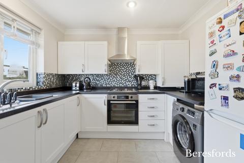 2 bedroom semi-detached house for sale, Hunter Avenue, Shenfield, CM15