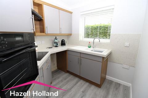 1 bedroom flat for sale, Oakleigh Close, Swanley