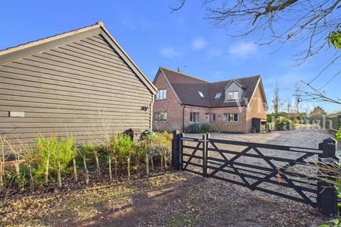 undefined, West End, Saxlingham Thorpe