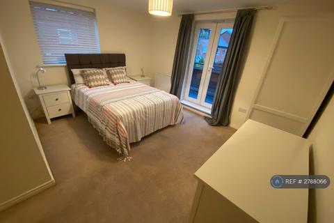 3 bedroom semi-detached house to rent, Highmarsh Crescent, Manchester, M20