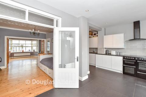 Brockham Drive, Ilford IG2