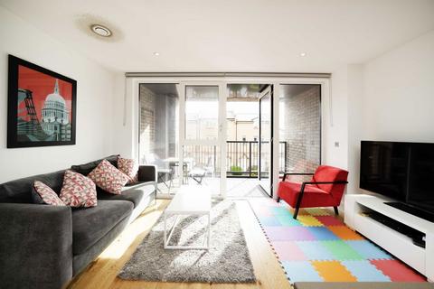 2 bedroom flat to rent, Plough Way, London SE16