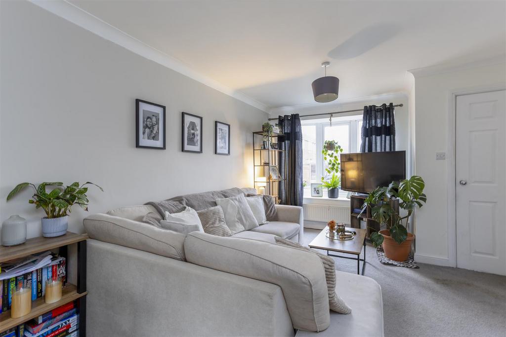 26 Cayley Close  7.jpg