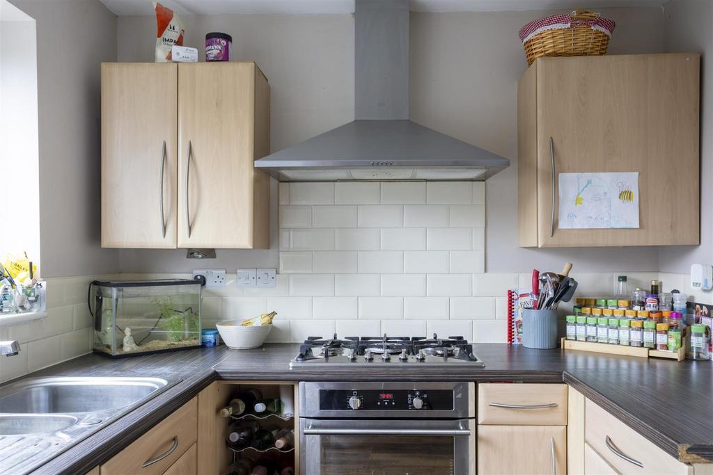 26 Cayley Close  4.jpg