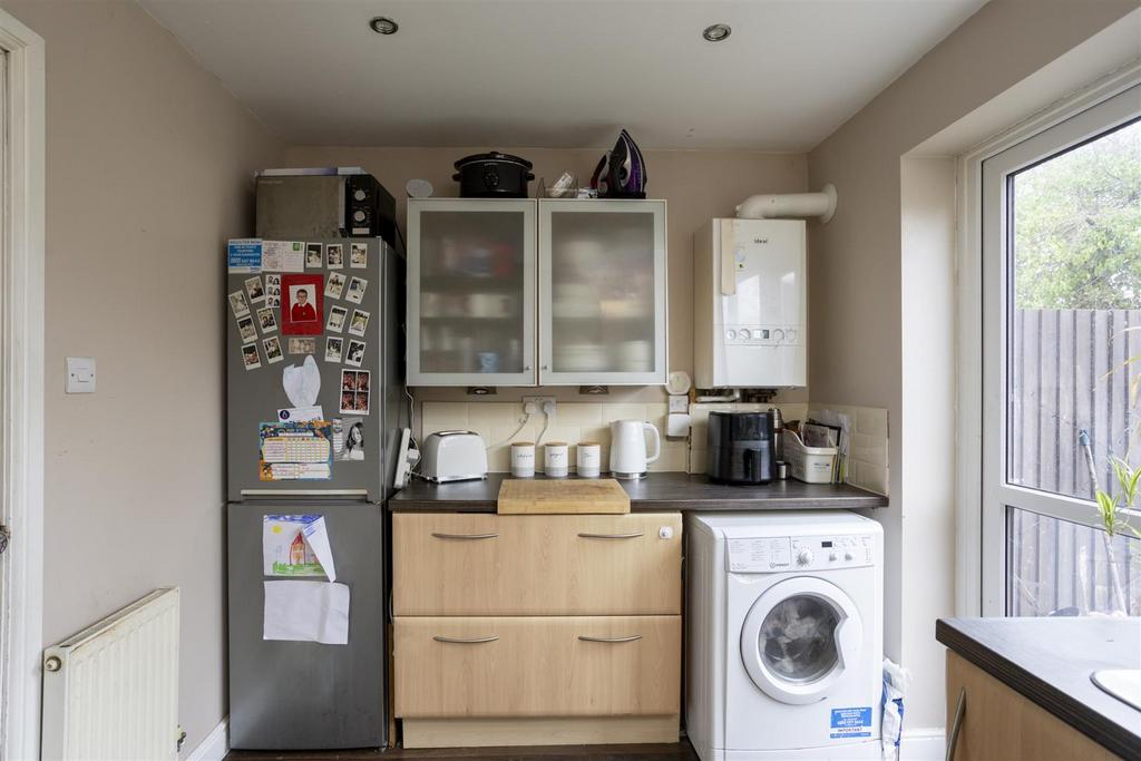 26 Cayley Close  5.jpg