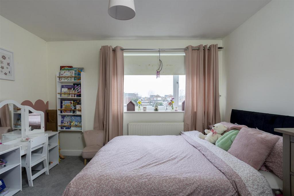 26 Cayley Close  12.jpg