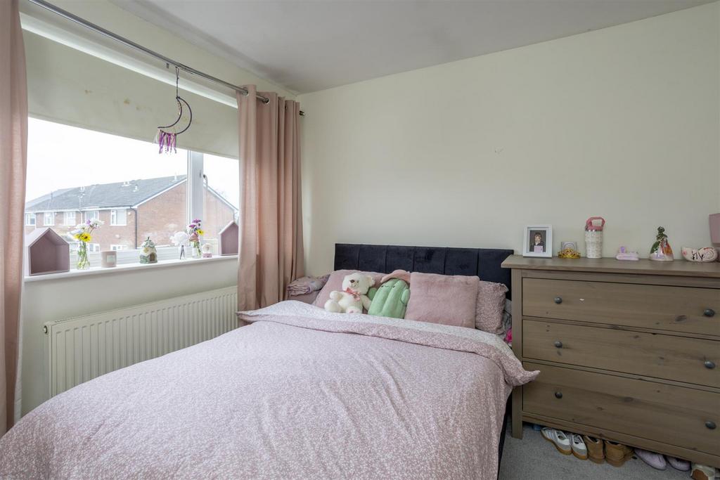 26 Cayley Close  13.jpg