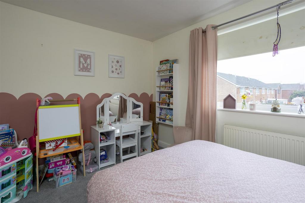26 Cayley Close  14.jpg