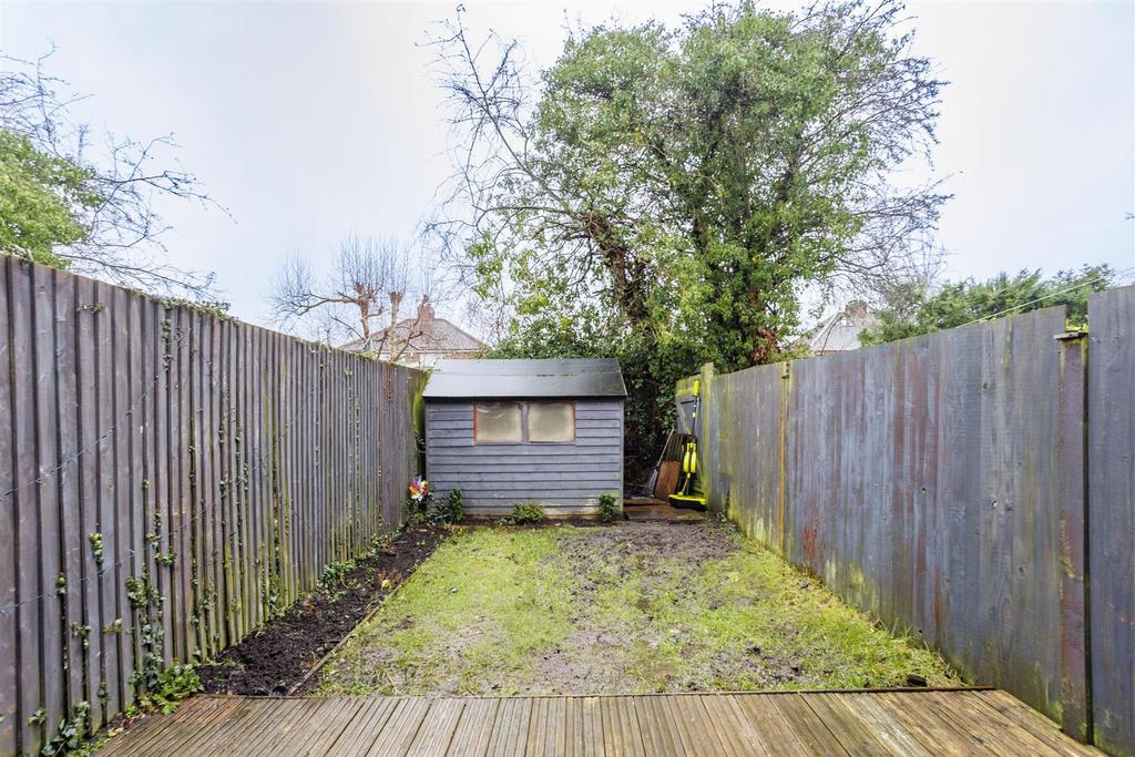 26 Cayley Close  19.jpg