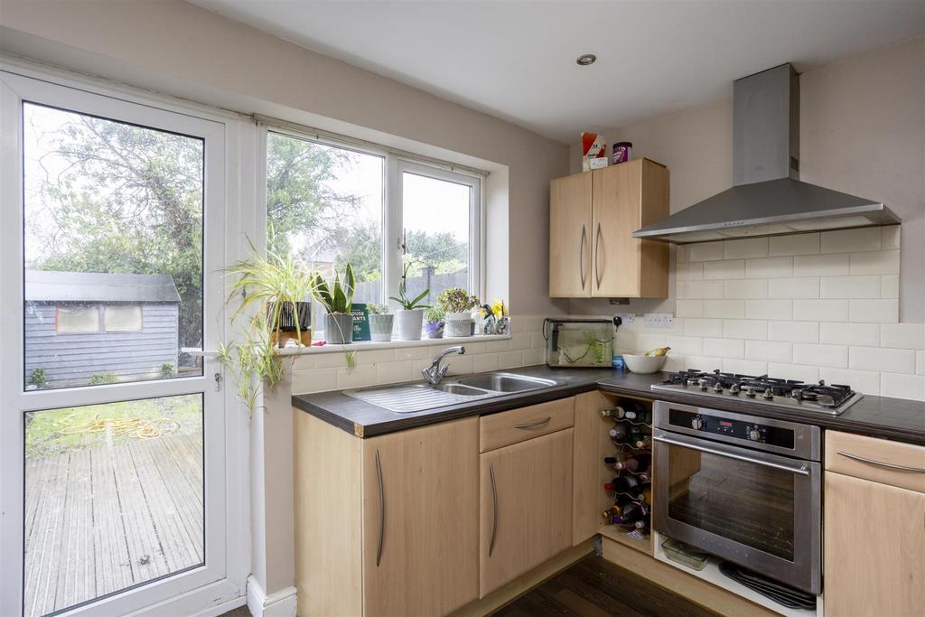 26 Cayley Close  2.jpg